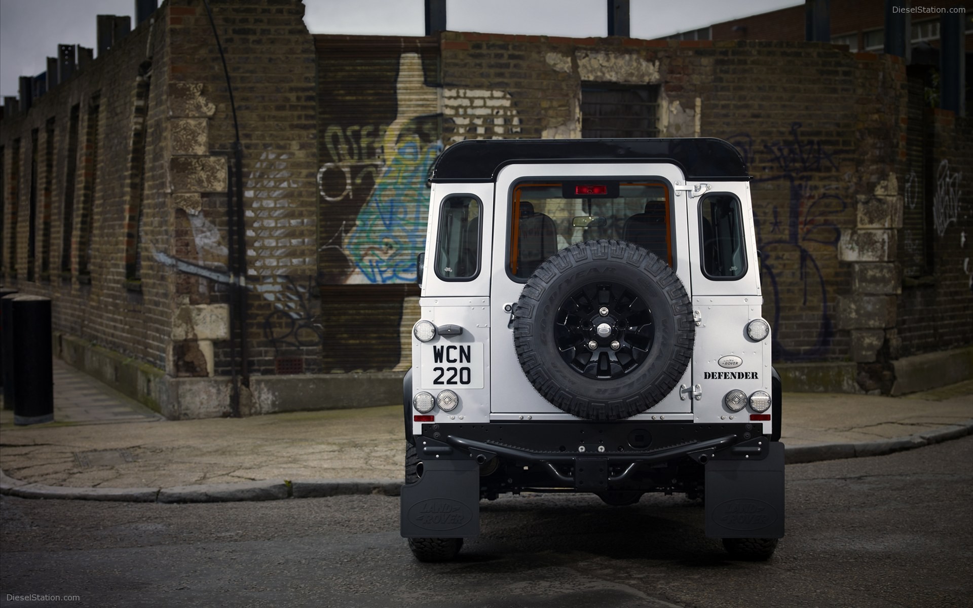 Land Rover Defender X-Tech 2011